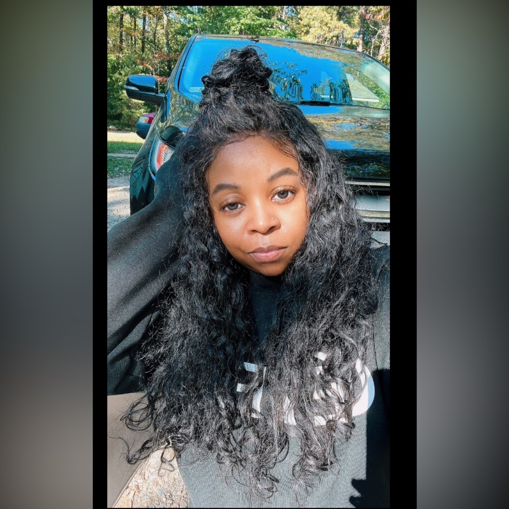 Meet your Posher, Ebony